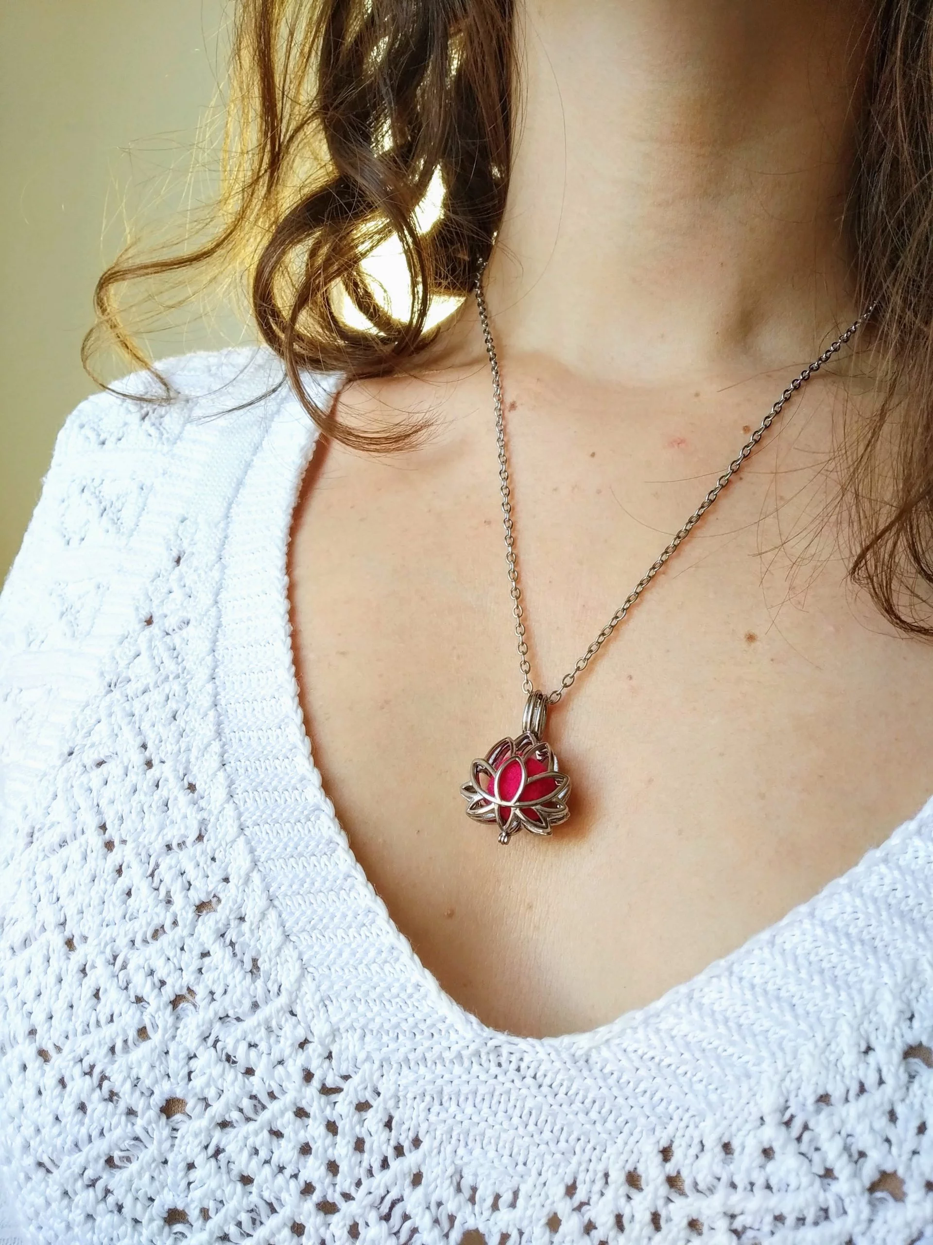 Colar difusor pingente flor de lótus - Imagem 2