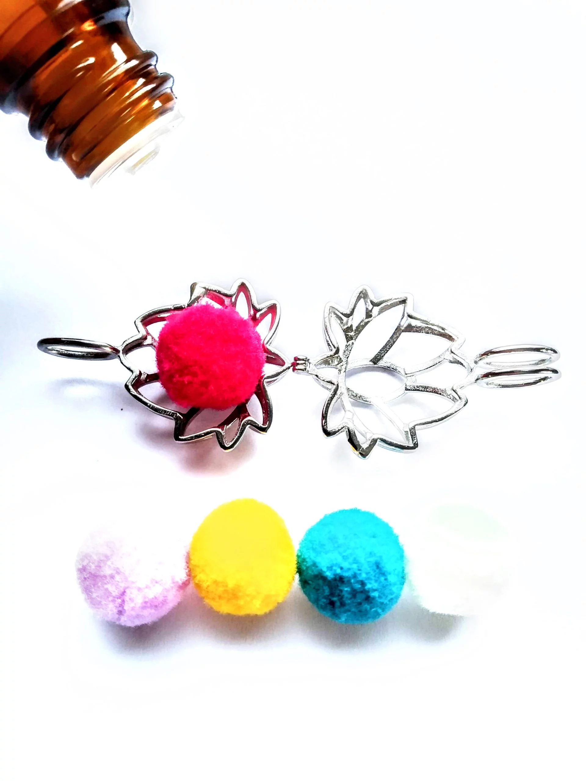 Colar difusor pingente flor de lótus - Imagem 3